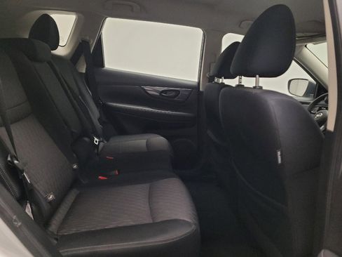 Used 2020 Nissan Rogue S FWD image 19
