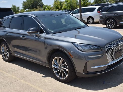Used 2023 Lincoln Corsair FWD w/ Equipment Group 101A image 4