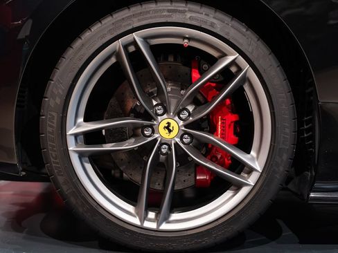 Certified 2019 Ferrari 488 Spider RWD image 14