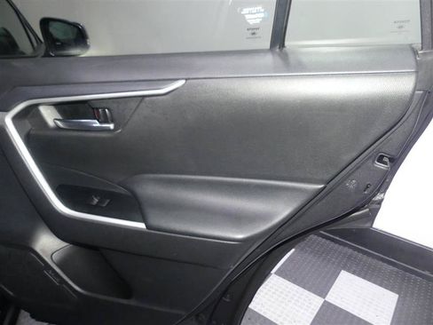 Used 2021 Toyota RAV4 XLE AWD/4WD image 26