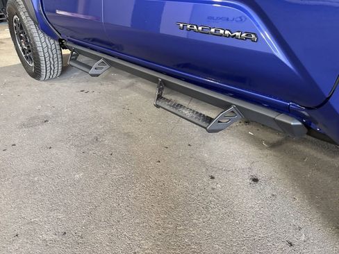 Used 2025 Toyota Tacoma TRD Off-Road image 8