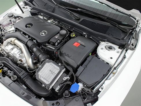 Used 2025 Mercedes-Benz CLA 250 image 32