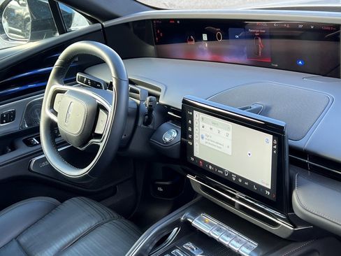 Used 2024 Lincoln Nautilus Reserve w/ Equipment Group 203A image 12