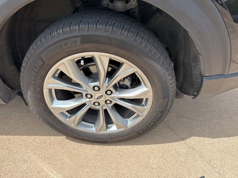 Used 2023 Ford Explorer XLT w/ Equipment Group 202A image 11