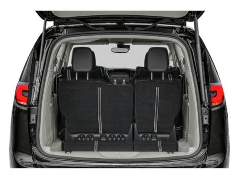 Used 2024 Chrysler Pacifica Limited image 11