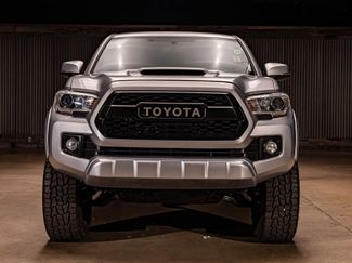 Used 2017 Toyota Tacoma TRD Sport w/ Tow Package (A/T) video 2