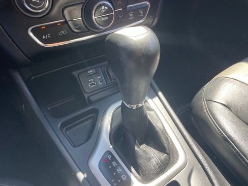 Used 2014 Jeep Cherokee Limited w/ Technology Group image 5