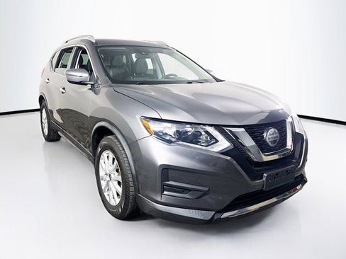 Used 2019 Nissan Rogue SV image 3