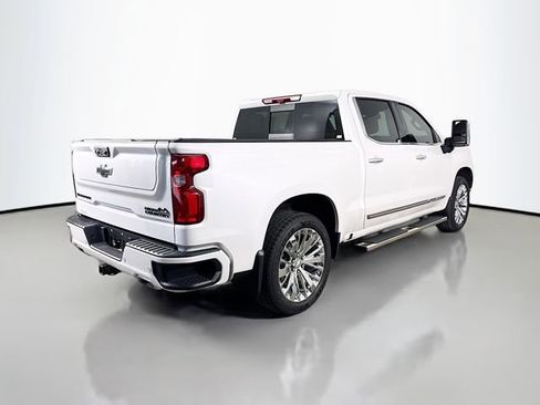 Used 2023 Chevrolet Silverado 1500 High Country w/ High Country Premium Package image 7