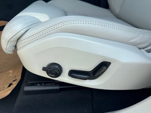 New 2026 Volvo XC60 T8 Ultra w/ Protection Package Premier AWD/4WD image 9
