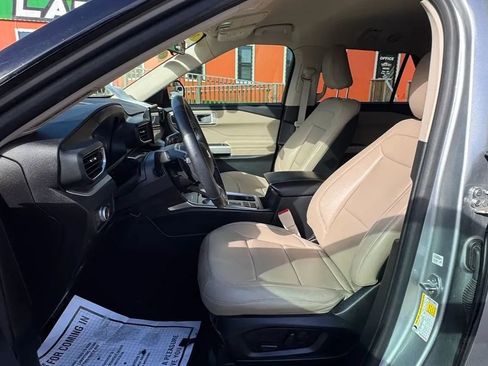Used 2020 Ford Explorer XLT w/ Equipment Group 202A image 12
