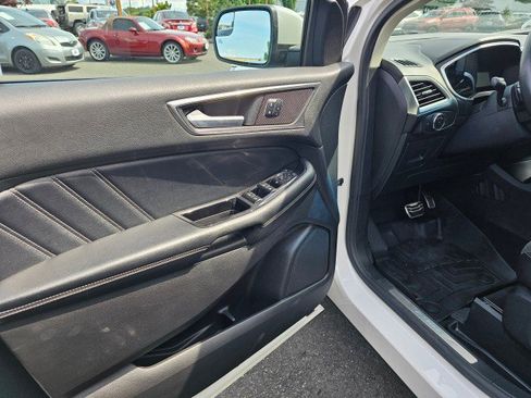 Used 2015 Ford Edge Sport image 21