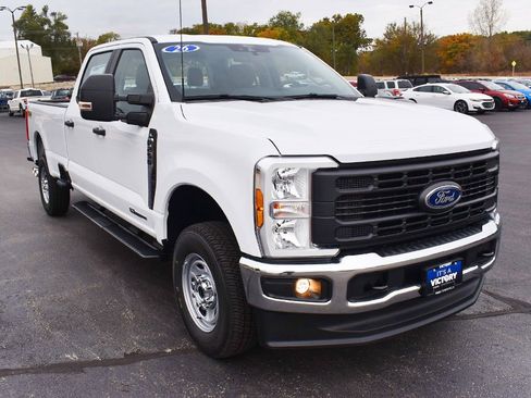 New 2026 Ford F250 XL w/ FX4 Off-Road Package AWD/4WD image 13