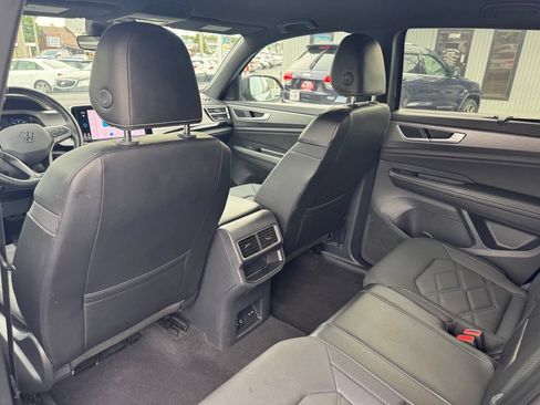 Used 2024 Volkswagen Atlas Cross Sport SE AWD/4WD image 19