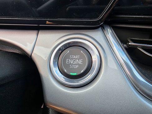 Certified 2025 Chevrolet Trax LT image 19