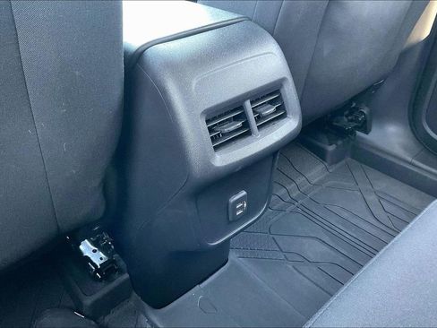 Used 2022 Chevrolet Equinox LT FWD image 24