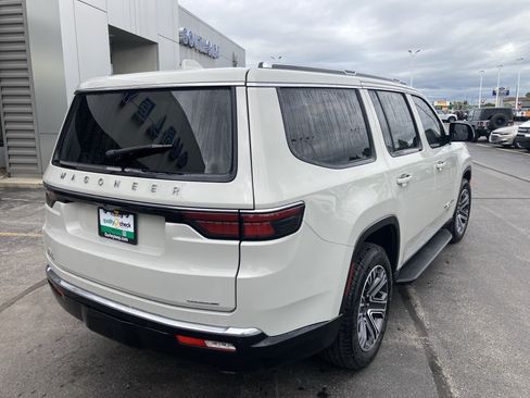 Used 2022 Jeep Wagoneer Series III w/ Flexible Seating Group AWD/4WD image 7