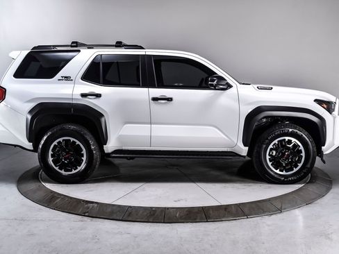 Used 2025 Toyota 4Runner TRD Off-Road Premium AWD/4WD image 7