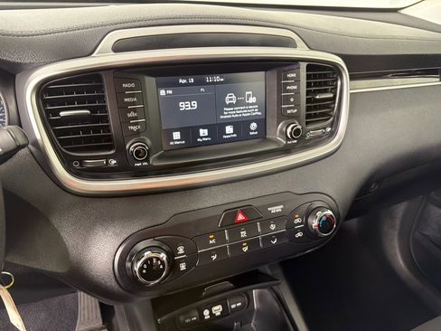 Used 2020 Kia Sorento L image 15