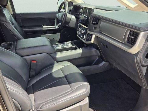 Used 2024 Ford Expedition XLT AWD/4WD image 21