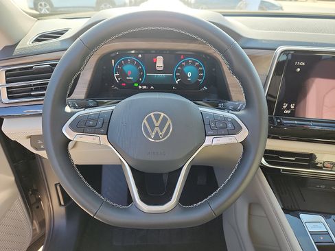 New 2026 Volkswagen Atlas SE image 16