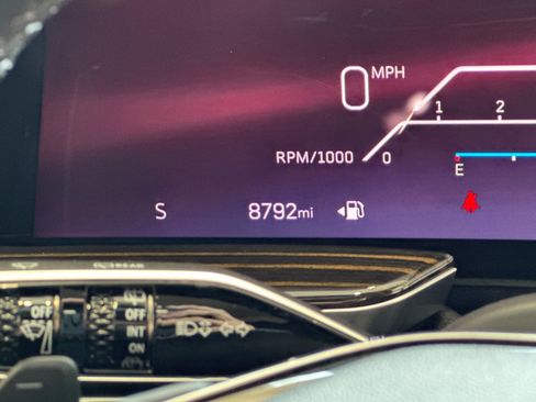 Certified 2025 Cadillac Escalade ESV Premium Luxury image 57