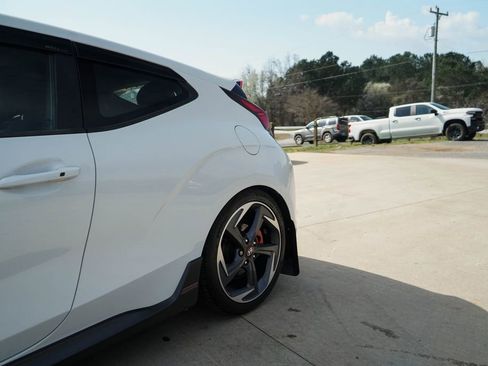 Used 2019 Hyundai Veloster Turbo image 16
