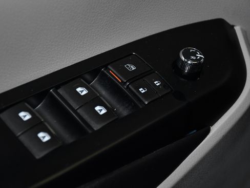 Used 2016 Toyota Highlander Limited w/ Driver Technology Package AWD/4WD image 33