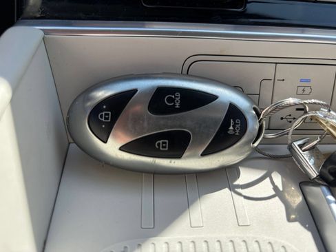 Used 2025 Hyundai Santa Fe SEL FWD image 20