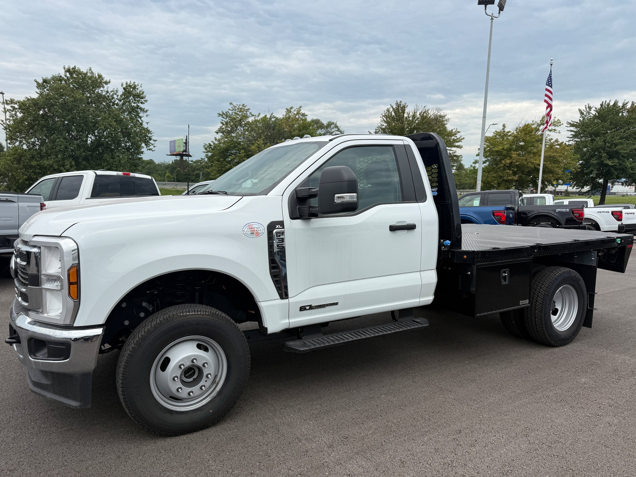 New 2025 Ford F350 XL w/ XL Chrome Package AWD/4WD image 4