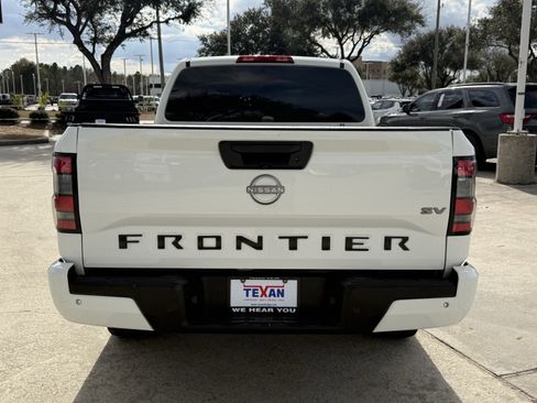 Used 2024 Nissan Frontier SV w/ Technology Package image 6