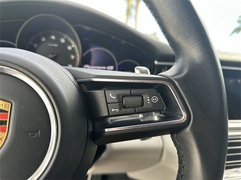 Used 2022 Porsche Panamera 4S image 32