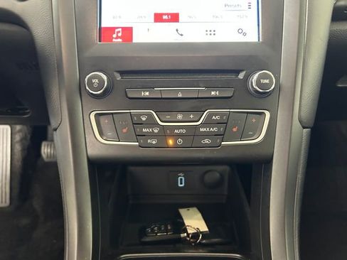 Used 2018 Ford Fusion SE w/ Equipment Group 601A image 24