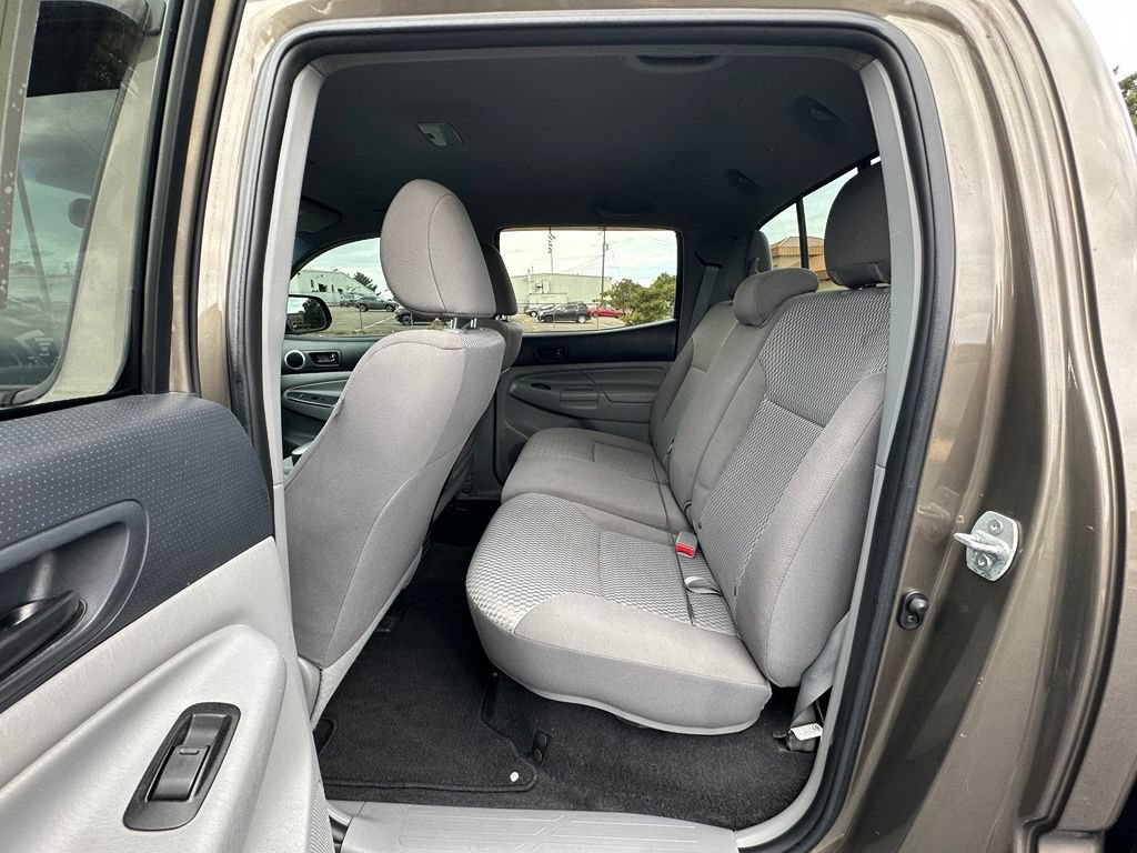 Used 2013 Toyota Tacoma PreRunner w/ SR5 Pkg RWD image 23