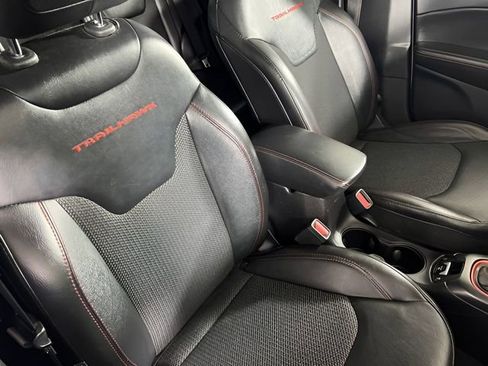 Used 2020 Jeep Compass Trailhawk image 30