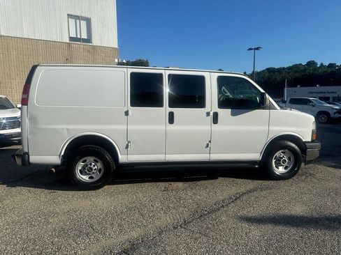 Used 2019 GMC Savana 2500 w/ Driver Convenience Package RWD image 31