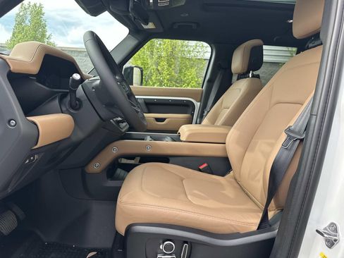 New 2026 Land Rover Defender 130 X-Dynamic SE AWD/4WD image 12