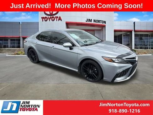 Used 2021 Toyota Camry XSE image 1