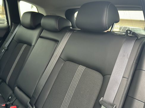 Used 2025 MAZDA CX-50 AWD 2.5 S w/ Premium Package image 19