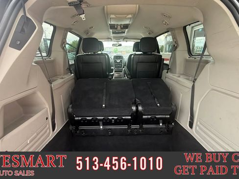 Used 2015 Chrysler Town & Country Touring w/ Driver Convenience Group image 29