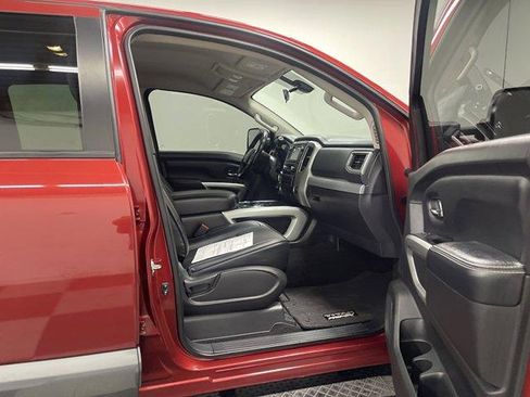 Used 2017 Nissan Titan PRO-4X AWD/4WD image 18