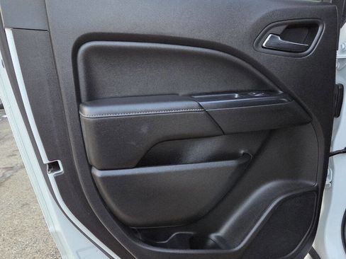 Used 2017 GMC Canyon SLE image 12