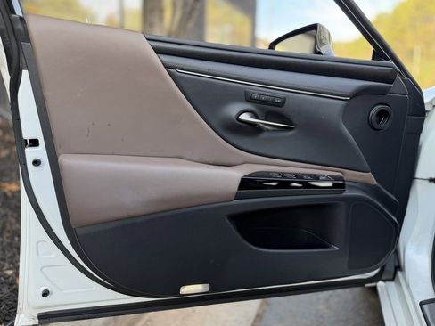 Used 2022 Lexus ES 350 w/ Premium Package image 28