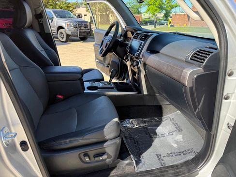 Used 2021 Toyota 4Runner SR5 Premium w/ Moonroof Package RWD image 28