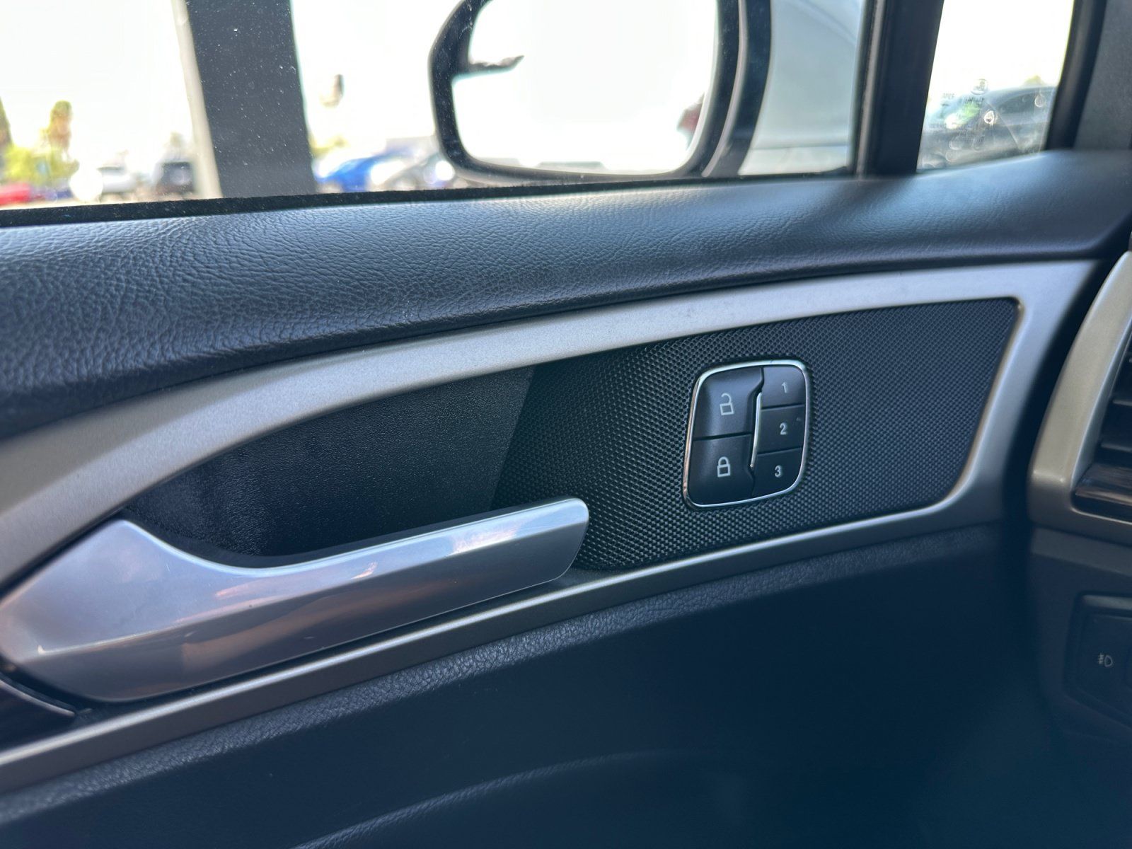 Used 2016 Ford Fusion Energi SE FWD image 25