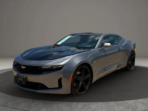 Used 2022 Chevrolet Camaro LT RWD image 19