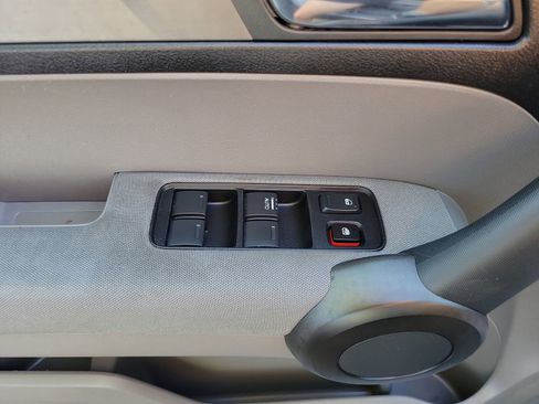 Used 2010 Honda CR-V LX image 29