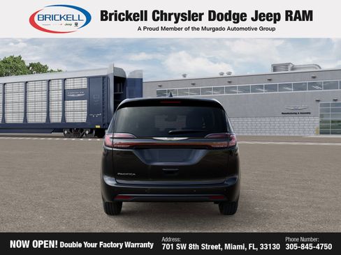 New 2026 Chrysler Pacifica Select image 7