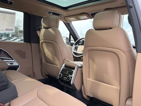 New 2026 Land Rover Range Rover Long Wheelbase SE image 15