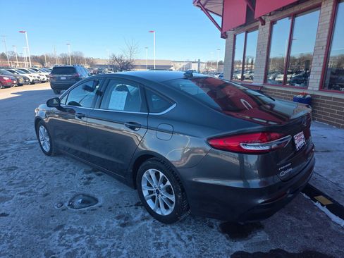 Used 2020 Ford Fusion SE image 5